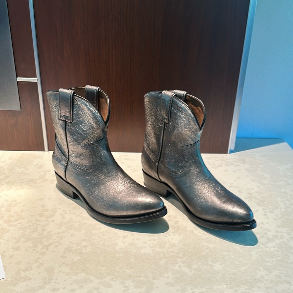 Frye Billy Short in Dark Pewter